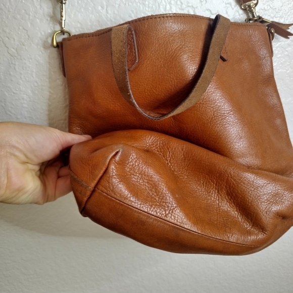 Madewell zip top small transporter crossbody tote - Picture 3 of 11